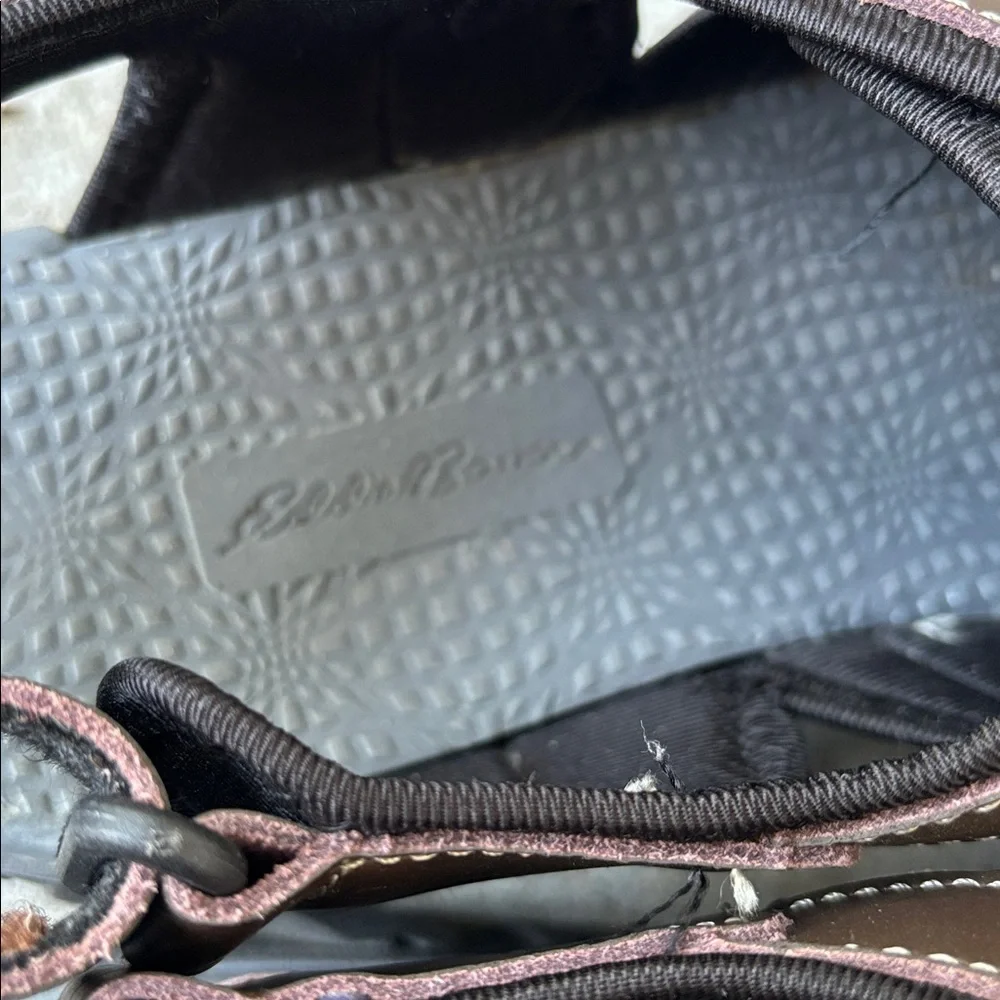 Eddie Bauer Leather Enclosed Toe Bungee Closure Meridian Sandals.